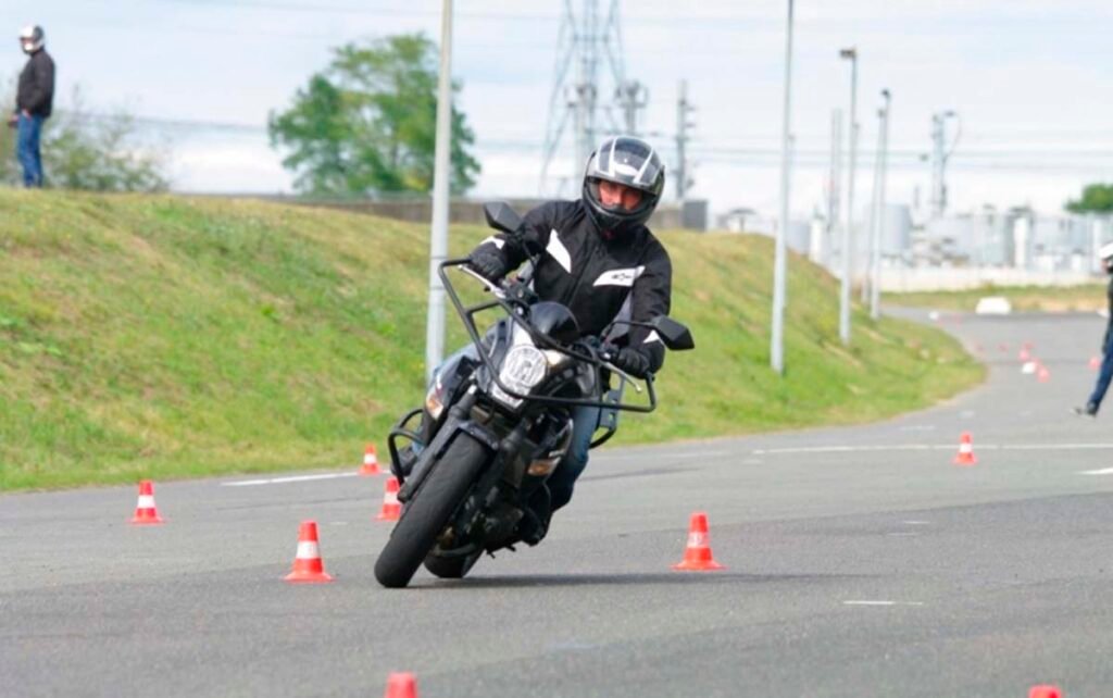 Saiba como escolher o capacete ideal para as aulas do CFC