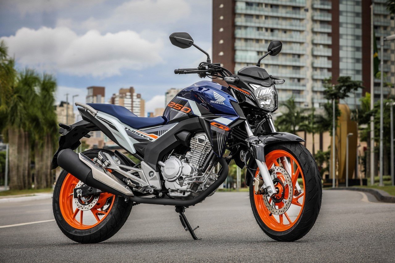 Moto Naked ou Esportiva, qual a diferença?